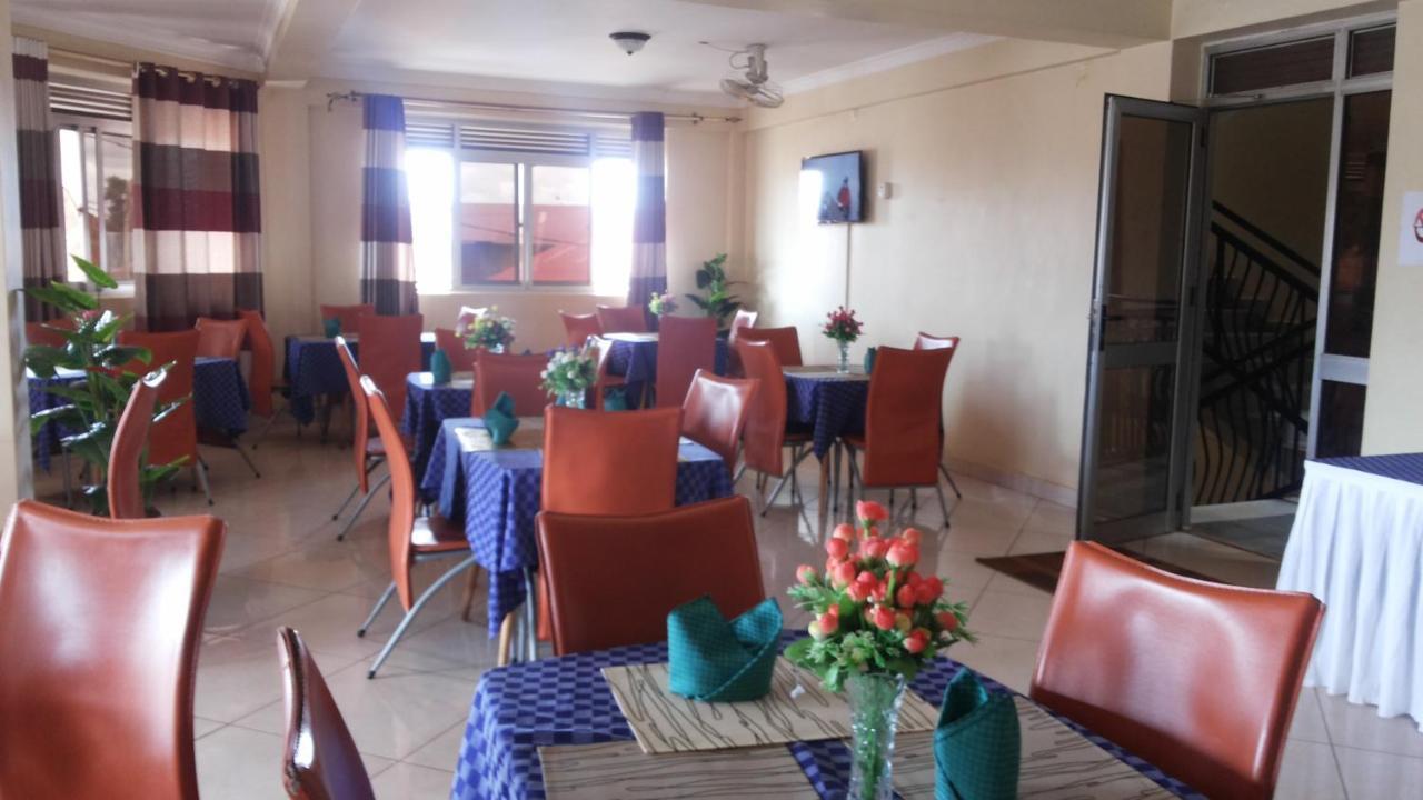 Hotel Good News Lira Kültér fotó